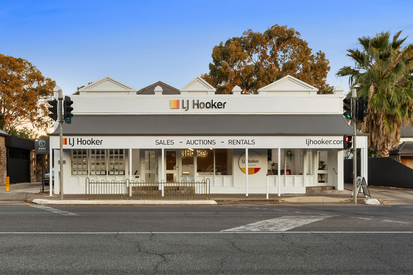 015_Open2view_ID939961-26_Adelaide_Road